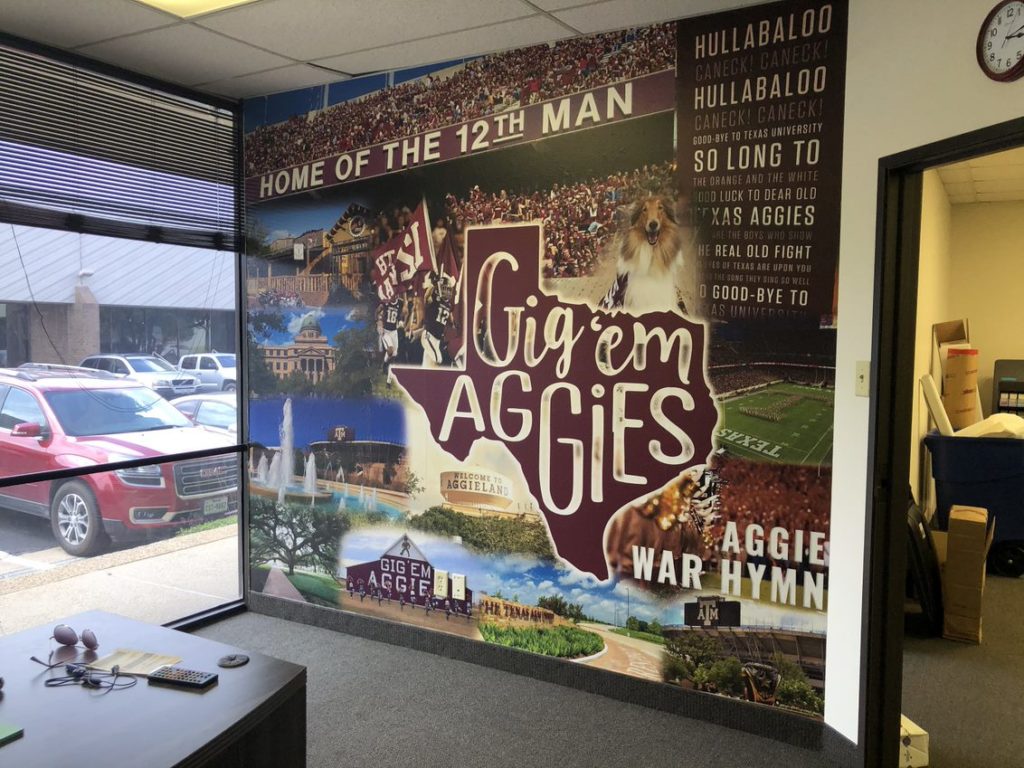 WALL MURALS AND SIGNS IN CARROLLTON, TX